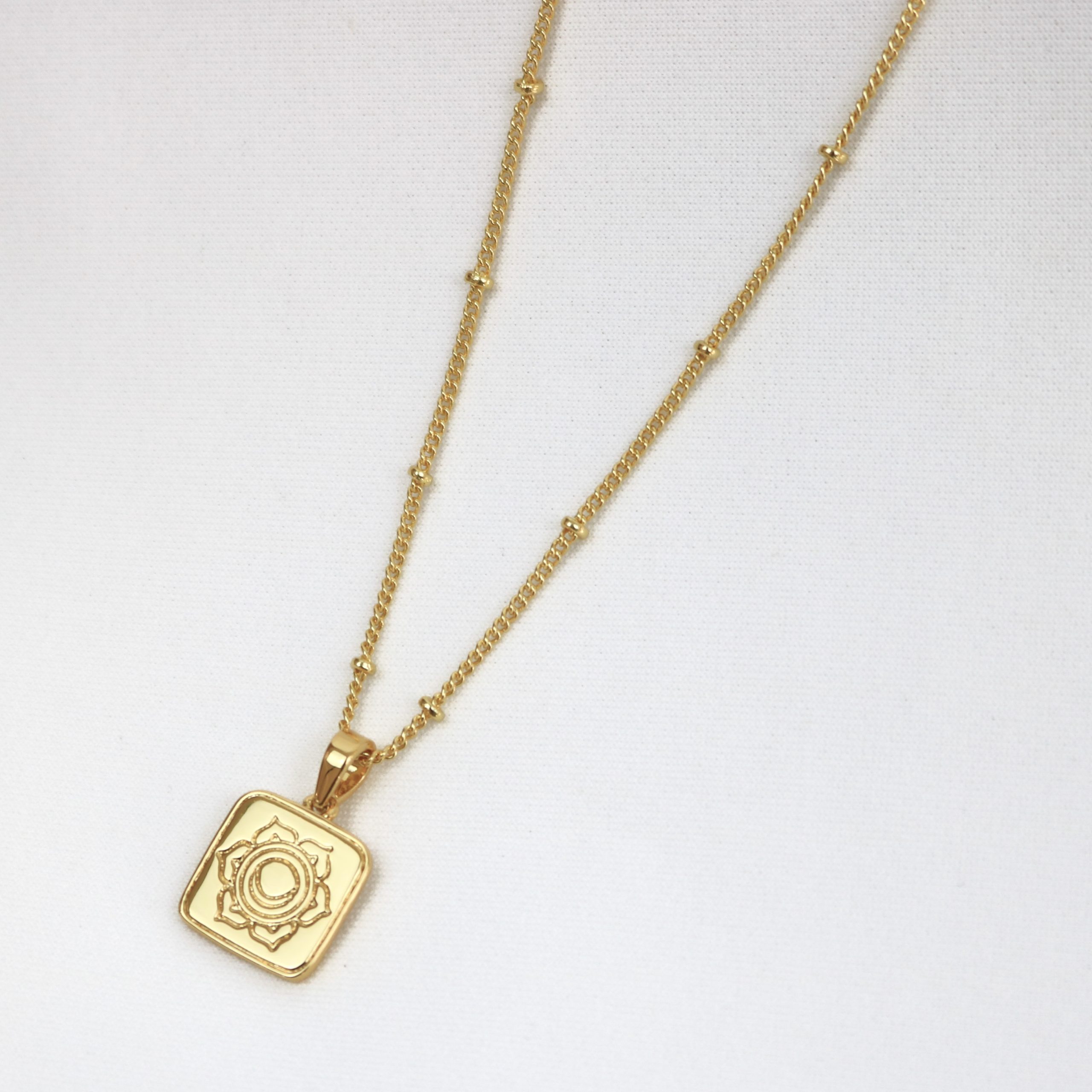 LOVE LUNAMEI Lotus Sacral Necklace Gold